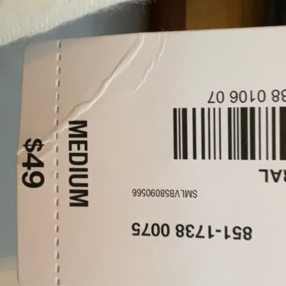 Liz Claiborne women’s size medium color, crema floral, long sleeve‎ lightweight - Picture 11 of 11